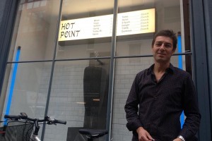 head-in-the-window-signe-geneve-helvetmag-1